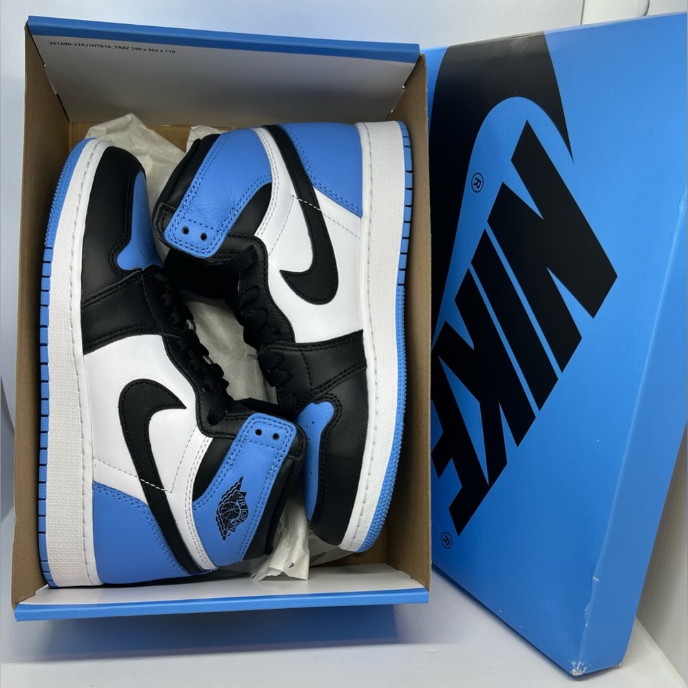 Nike Air Jordan 1 Retro High OG GS Univ. Blue/Black-White Boys Size 5.5Y, NWT.